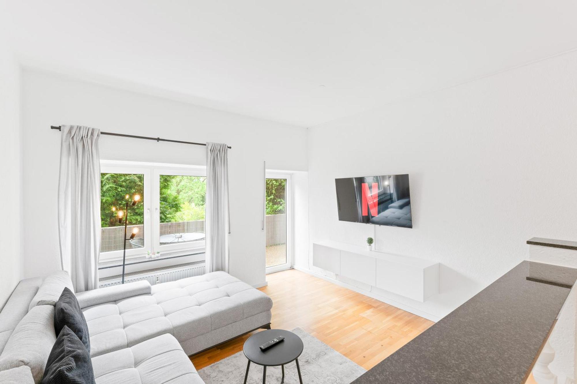 Kingsize Bett, Terrasse, Netflix, Zwei Zimmer Pforzheim Exterior foto